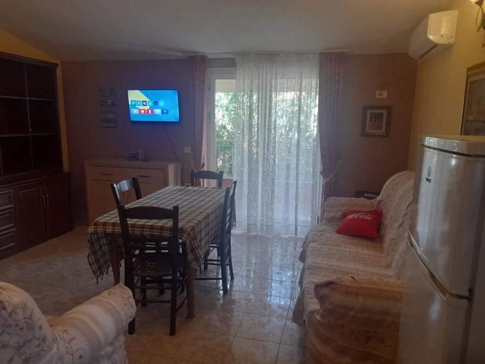 Tirane, affitto appartamento 2+1 Piano 3, 130 m² 600 € (COMUNE DI PARISIT)