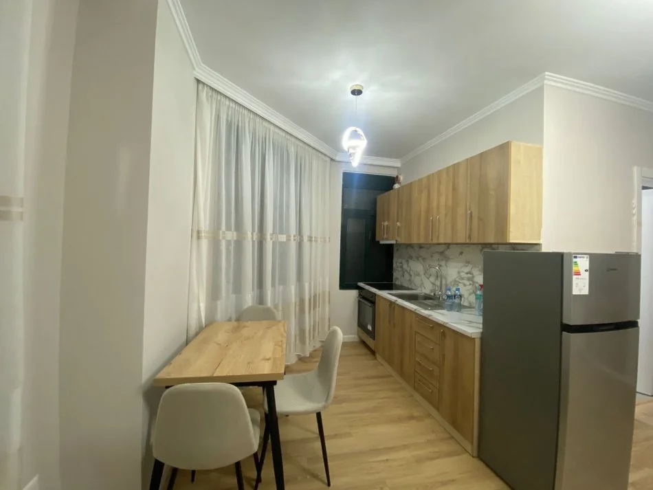 Tirane, Apartment for Rent 1+1 with Balcony, 7th Floor, 70 m², 550 € (21 December)