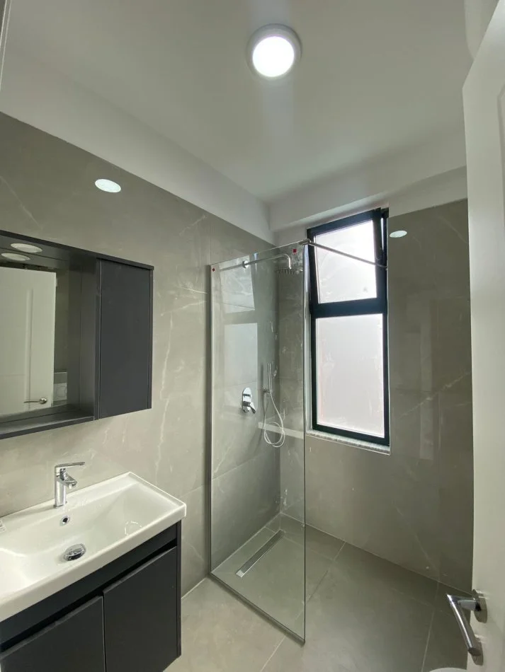Tirane, Apartment for Rent 1+1 with Balcony, 7th Floor, 70 m², 550 € (21 December)