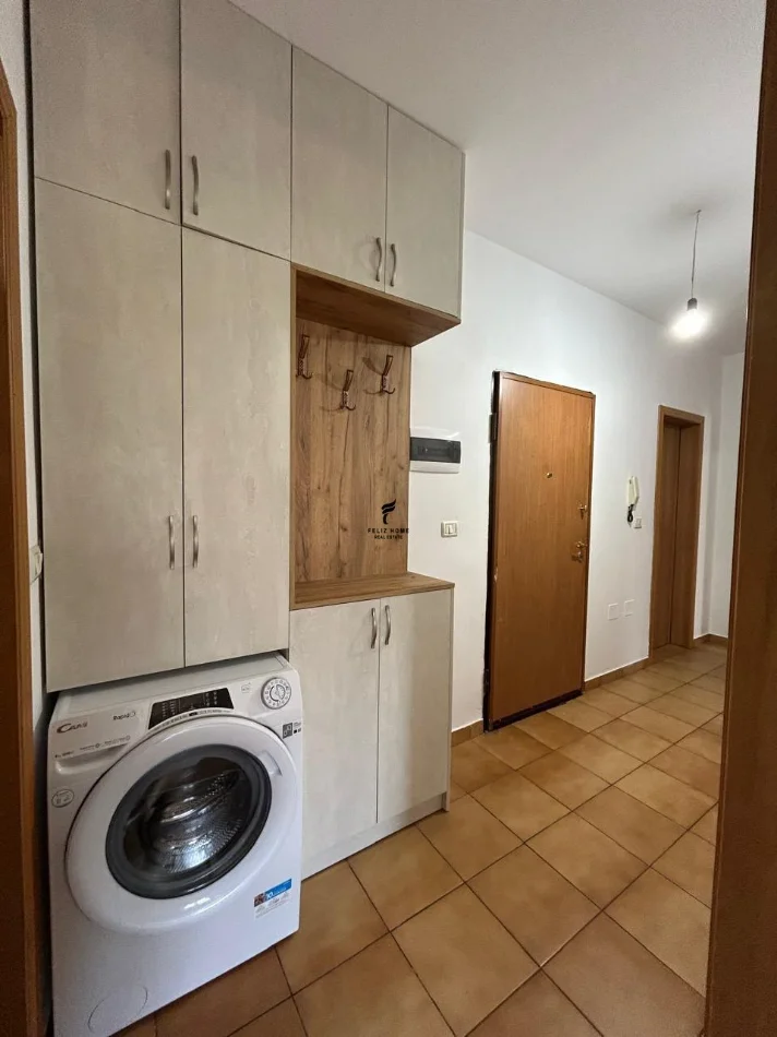 Tirane, affitto appartamento 2+1 Piano 2, 100 m² 600 € (VIA DELL'ELBASAN)