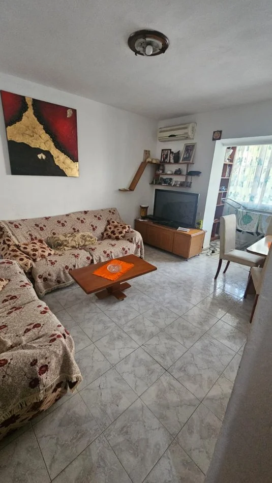 Tirane, Apartment for Rent 1+1 with Balcony, 2nd Floor, 60 m², 480 € (RRUGA E ELBASANIT)