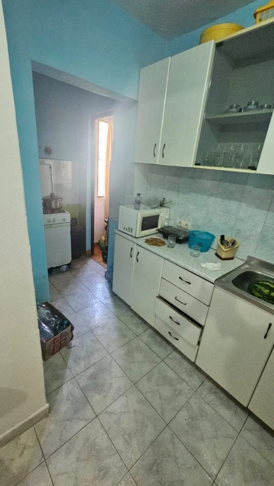 Tirane, Apartment for Rent 1+1 with Balcony, 2nd Floor, 60 m², 480 € (RRUGA E ELBASANIT)