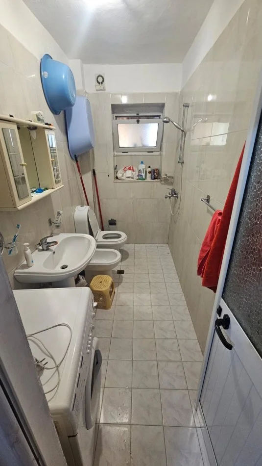 Tirane, Apartment for Rent 1+1 with Balcony, 2nd Floor, 60 m², 480 € (RRUGA E ELBASANIT)