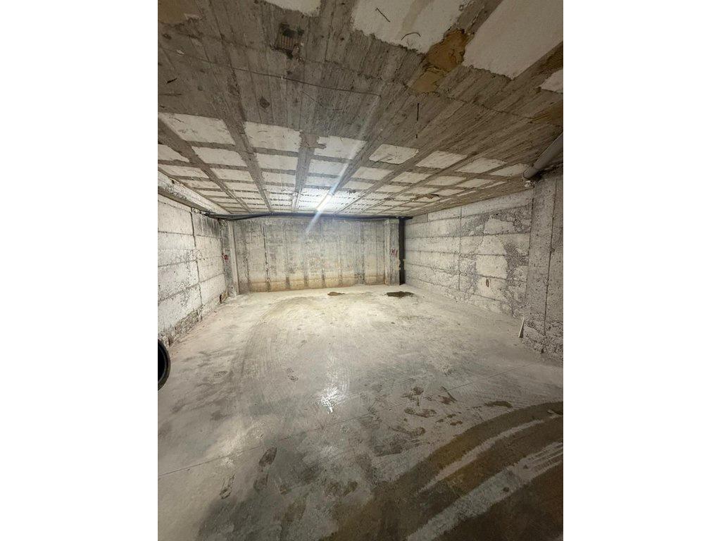 0677157705 Garage/ 2 Posti auto in Vendita sulla Spiaggia, Durrës