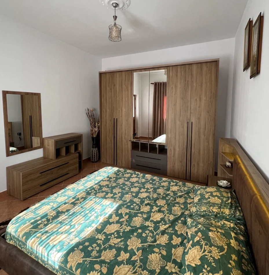 Tirana, affitto mensile appartamento 2+1 Piano 2, 90 m² 500 € (VIALE NUOVA)