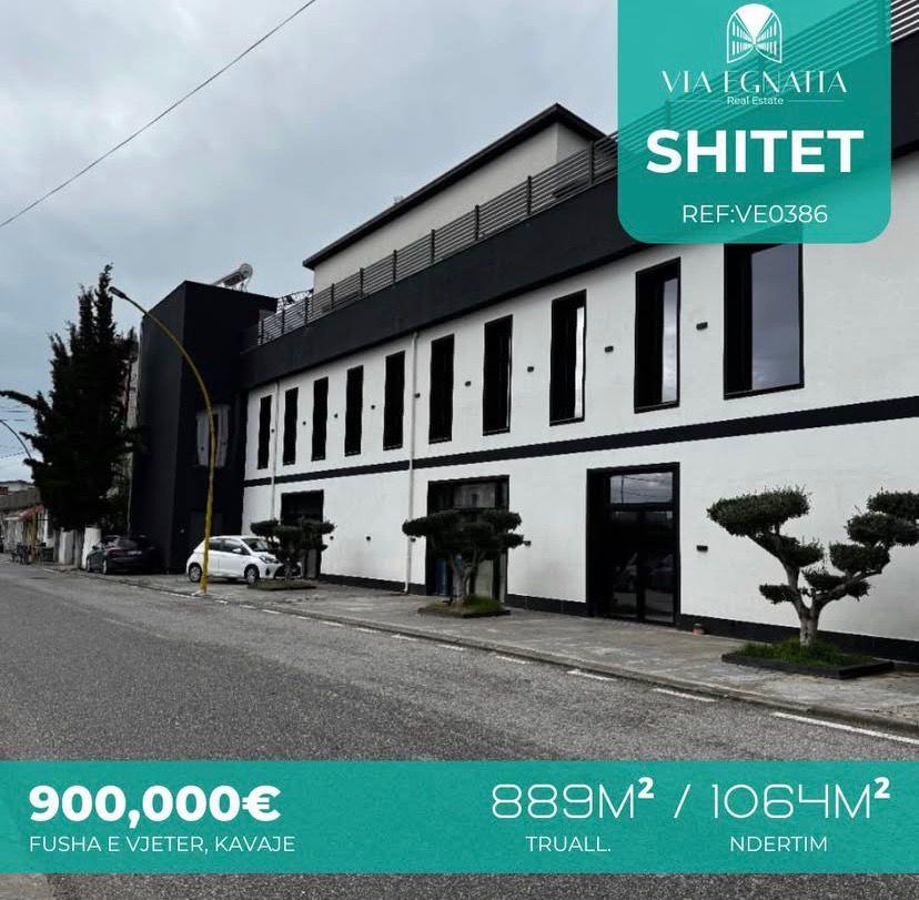 Commercial Building for Sale in a Strategic Location Near the Field