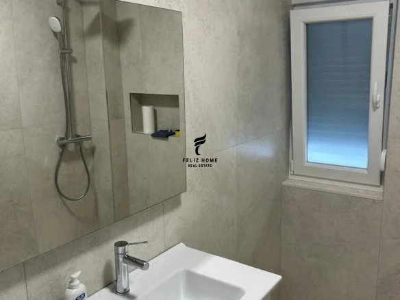 Tirane, affitto appartamento 1+1 al secondo piano, 70 m², 550 € (VIA ELBASANIT)