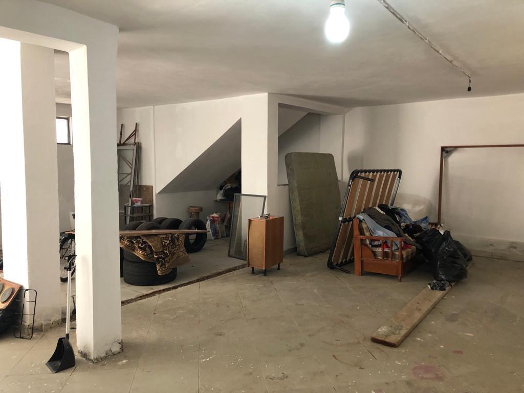Vendesi Negozio di 162 m2