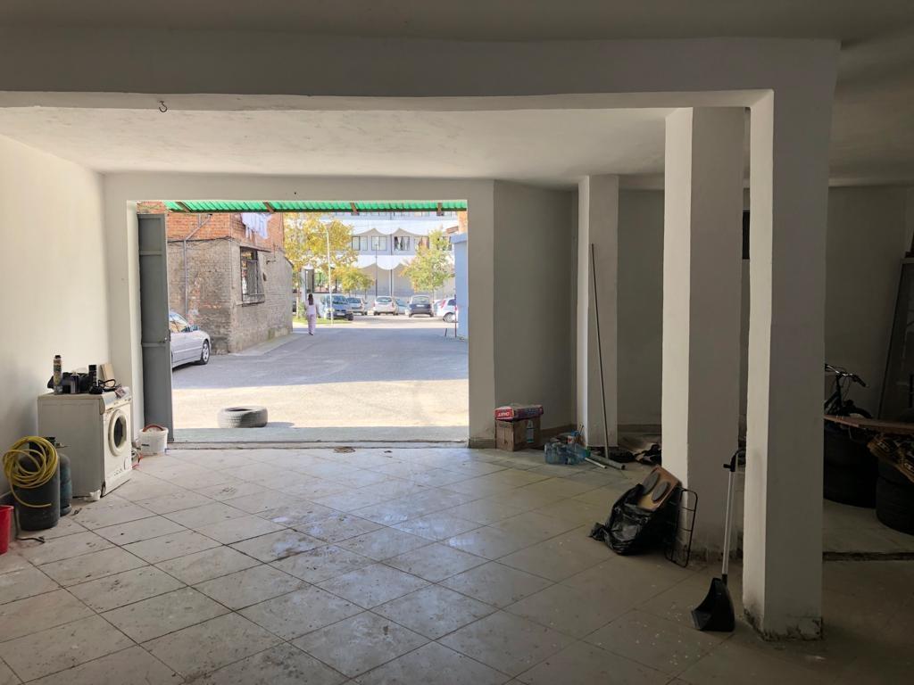 Vendesi Negozio di 162 m2