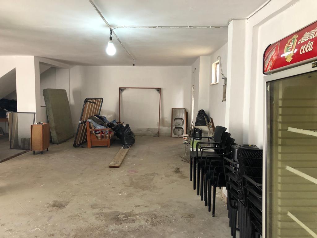 Vendesi Negozio di 162 m2