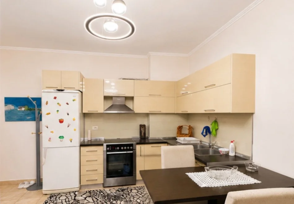 Tirane, vendesi appartamento 2+1 Piano 5, 81 m² 142.000 € (Astir)