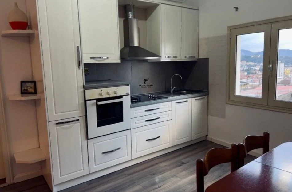 Tirano, affitto appartamento 2+1 Piano 2, 80 m² 510 € (CITTÀ STUDENTI)