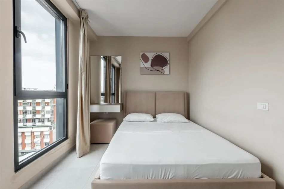 Tirano, affitto appartamento 1+1 con balcone al settimo piano, 70 m², 700 € (VIA DELLE BARRICATE)