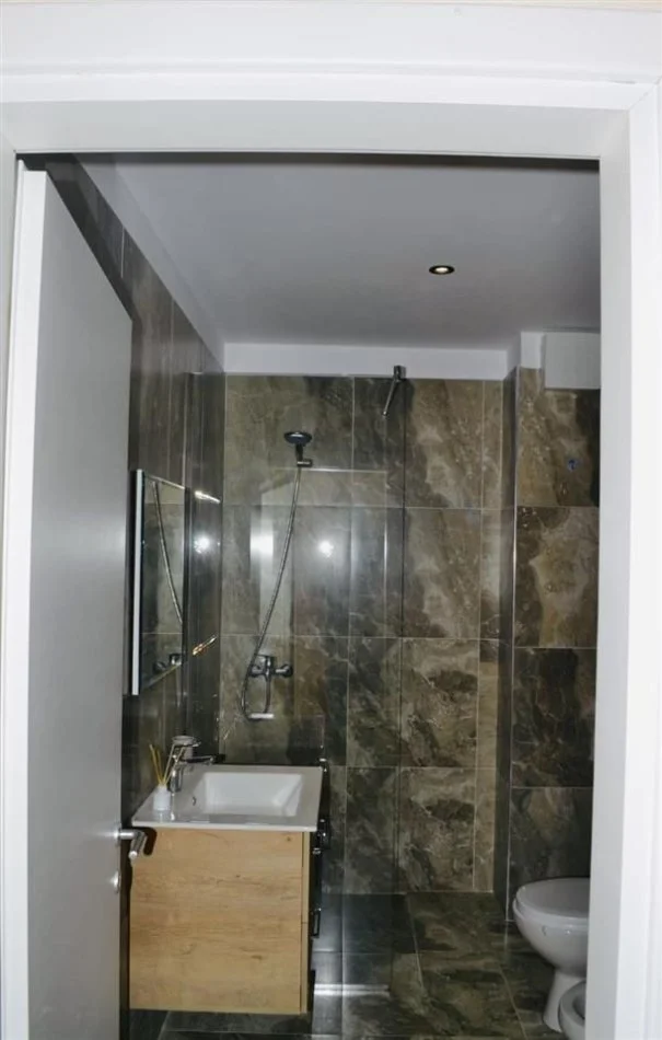 Tirano, affitto appartamento 1+1 con balcone al settimo piano, 70 m², 700 € (VIA DELLE BARRICATE)