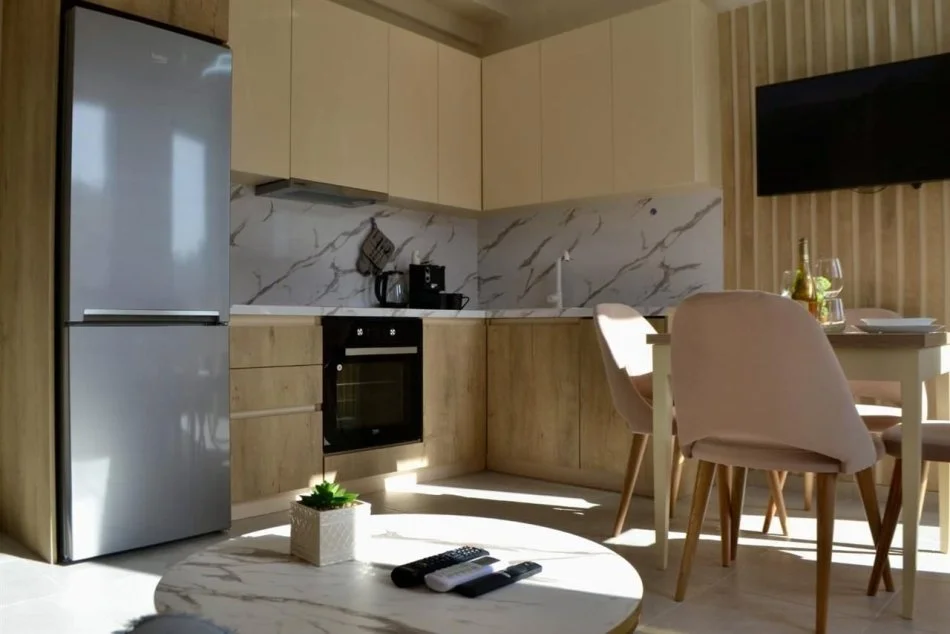 Tirano, affitto appartamento 1+1 con balcone al settimo piano, 70 m², 700 € (VIA DELLE BARRICATE)