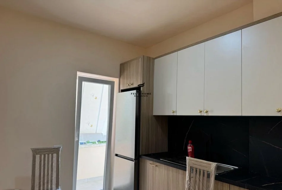 Tirana, Apartment for Rent 1+1 with Balcony, 3rd Floor, 74 m², 600 € (RRUGA E DIBRES)