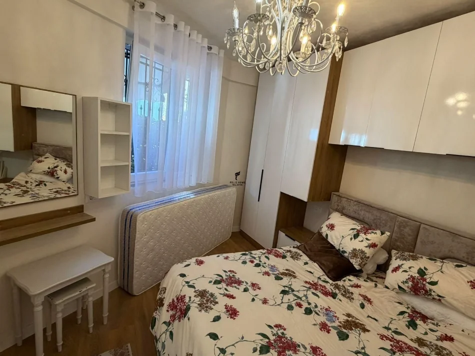 Tirane, affitto appartamento 1+1 Piano 1, 70 m² 500 € (BRRYLI)