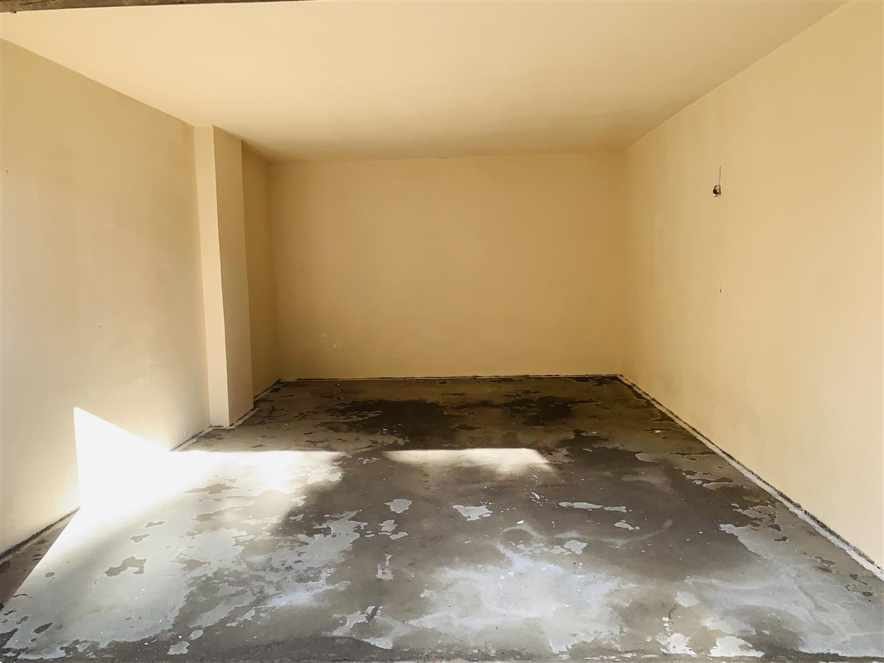 Garage for Sale at Mali i Robit