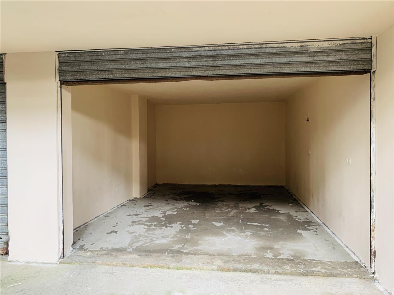 Garage for Sale at Mali i Robit