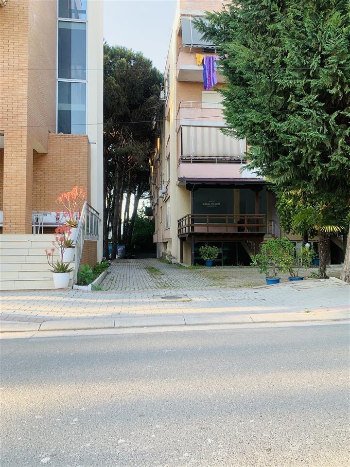 Garage for Sale in Mali i Robit
