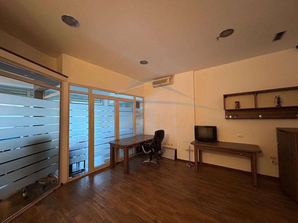 0696044407 Commercial Space for Sale in Gjykata, Durres
