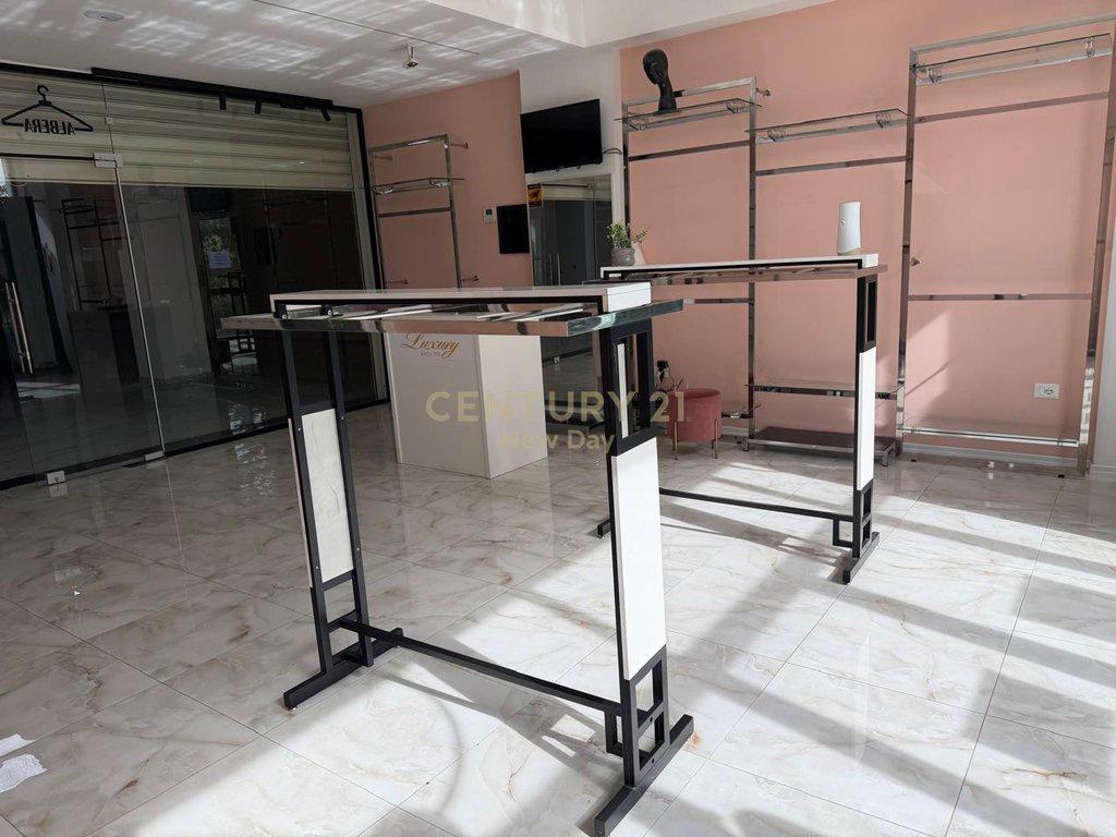 Affitto di un locale commerciale nel centro di Durres