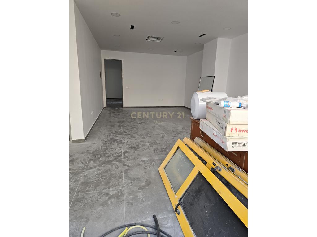 +355695265501 Affitto locale nel centro di Durrës