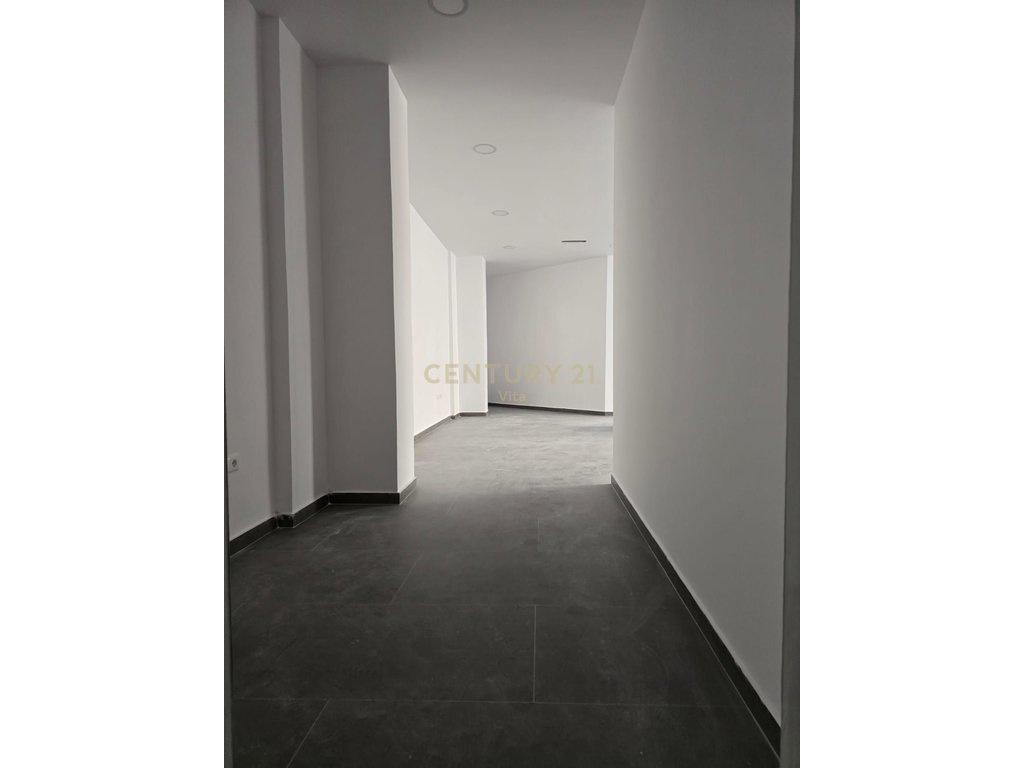 +355695265501 Affitto locale nel centro di Durrës