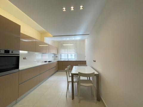 JEPET ME QIRA APARTAMENT 3+1+2 tualete , ne Katin e Dyte te