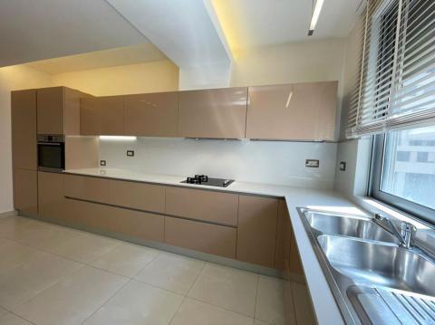 JEPET ME QIRA APARTAMENT 3+1+2 tualete , ne Katin e Dyte te
