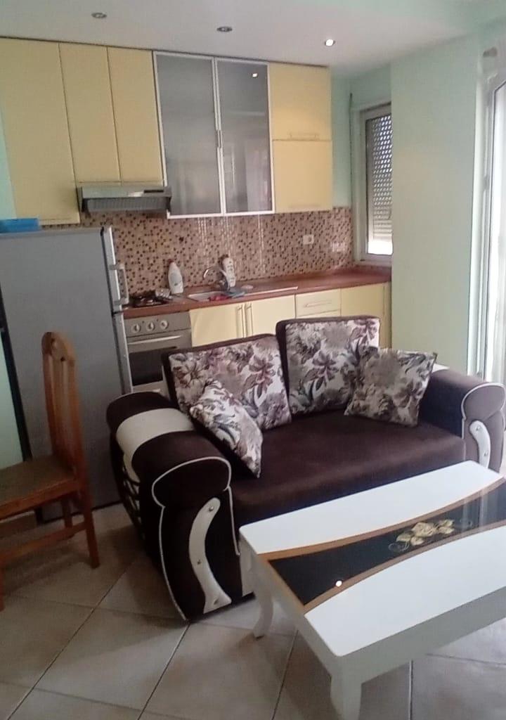 Apartament me qera - Rruga Mihal Grameno