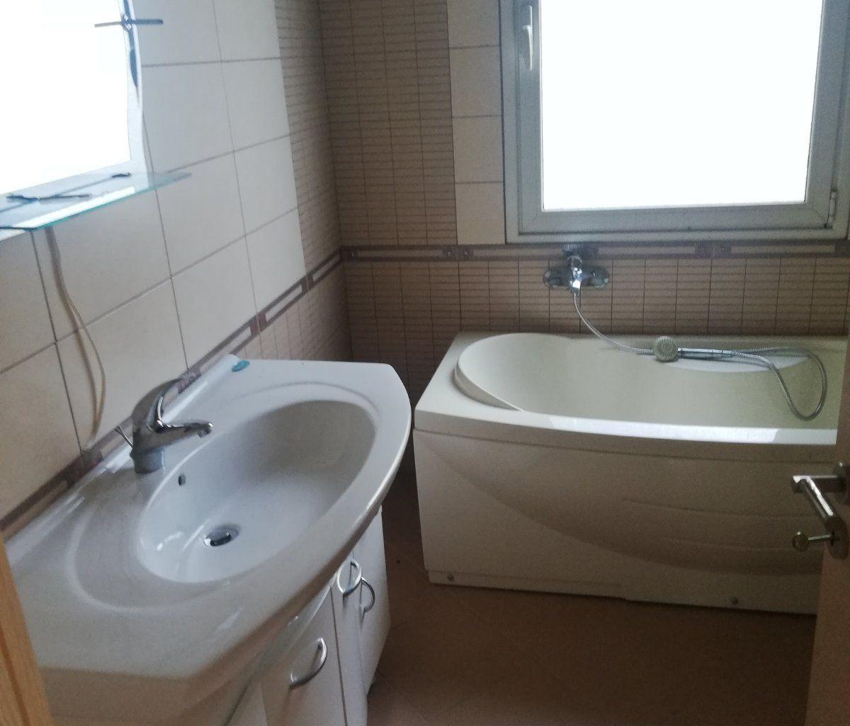 Vile a 2 piani con ipoteca in vendita
