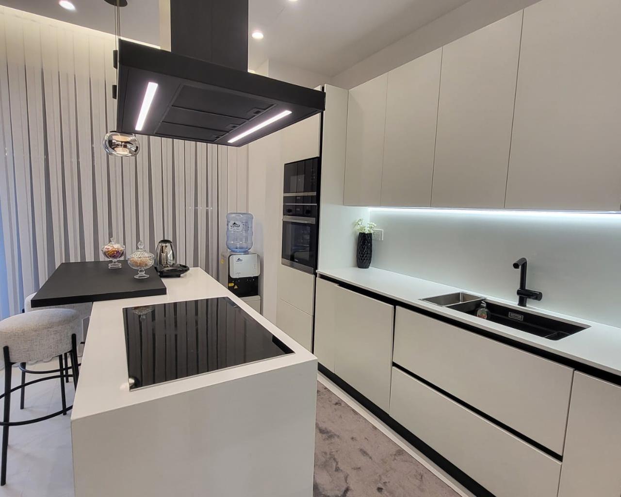 🏡✨ Villa Moderna in Vendita nel Complesso Grey Stone!