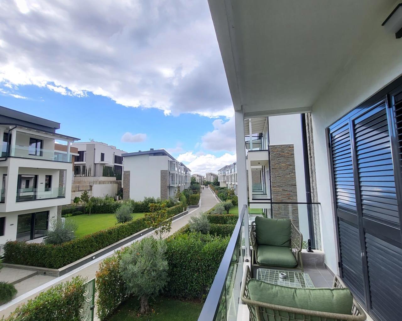 🏡✨ Villa Moderna in Vendita nel Complesso Grey Stone!
