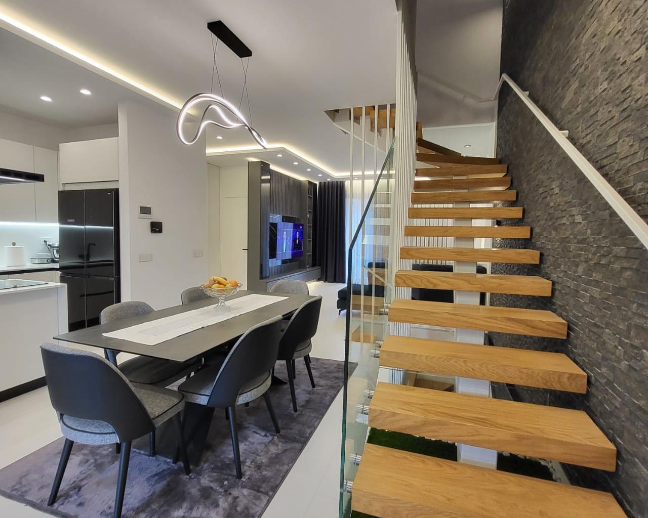 🏡✨ Villa Moderna in Vendita nel Complesso Grey Stone!