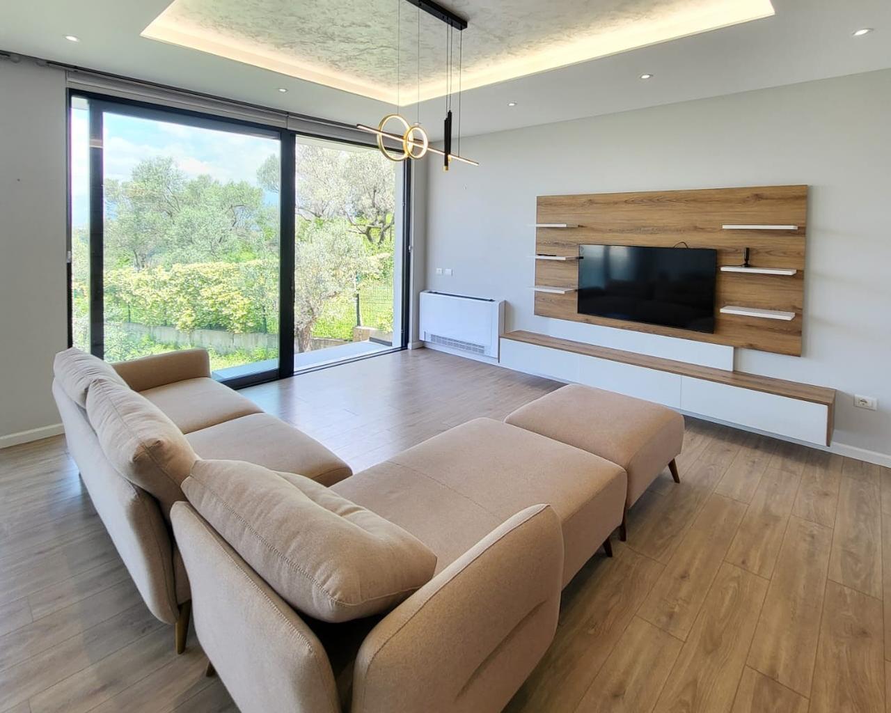 Villa a 3 piani in affitto – Lago Secco, Tirana