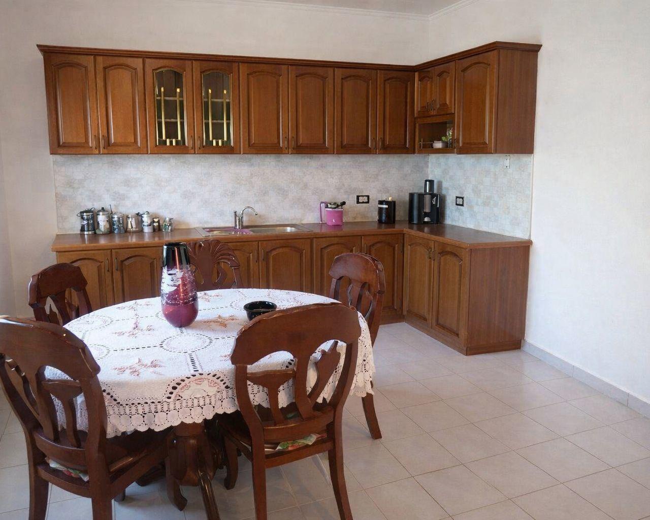 Vila di 2 piani in vendita vicino alla scuola Bajram Curri (ID 4141002)