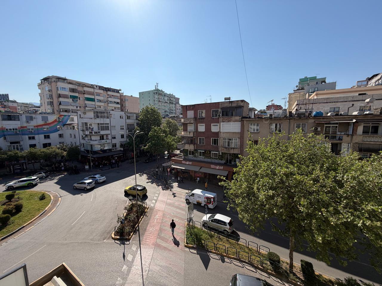 Ambient Business in Affitto in Piazza Willson
