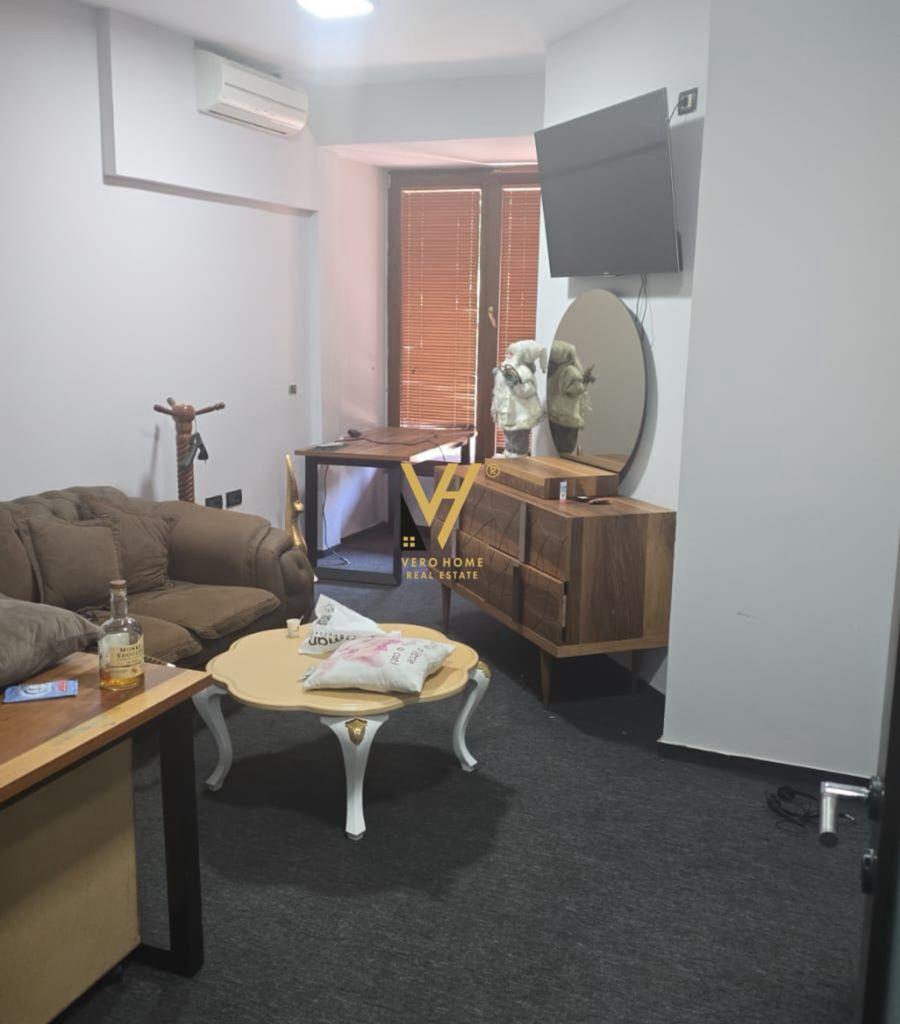RENTAL OF BUSINESS PREMISES 145 m2 ON WILLSON STREET - 1,800 EUR