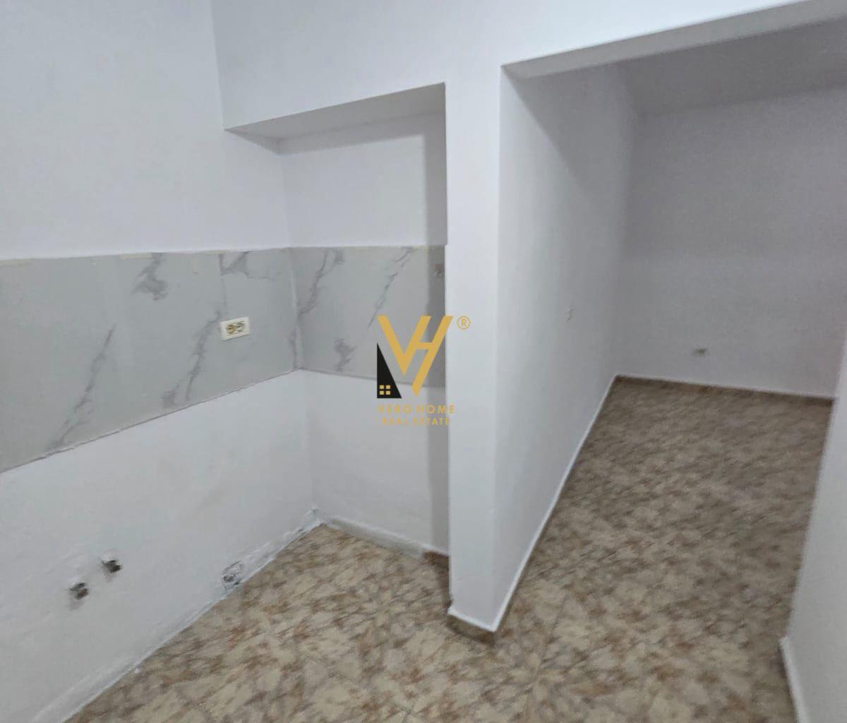 SHITET DYQAN 64 M2 TE RRUGA E KAVAJES 195.000 EURO