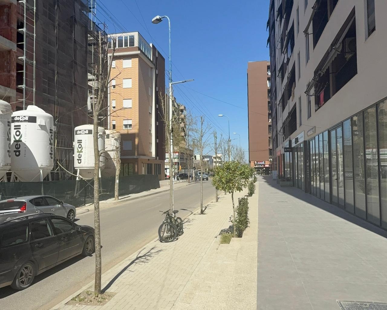 Negozio in vendita a Kamez