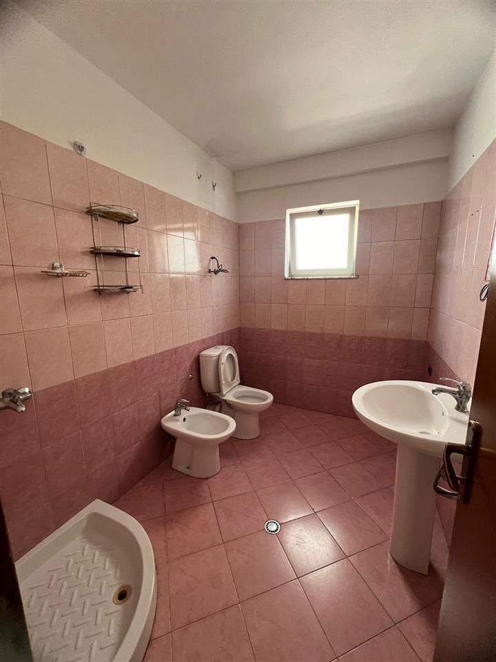 0682064333 APPARTAMENTO 2+1 CON VERANDA VICINO AL TRIBUNALE