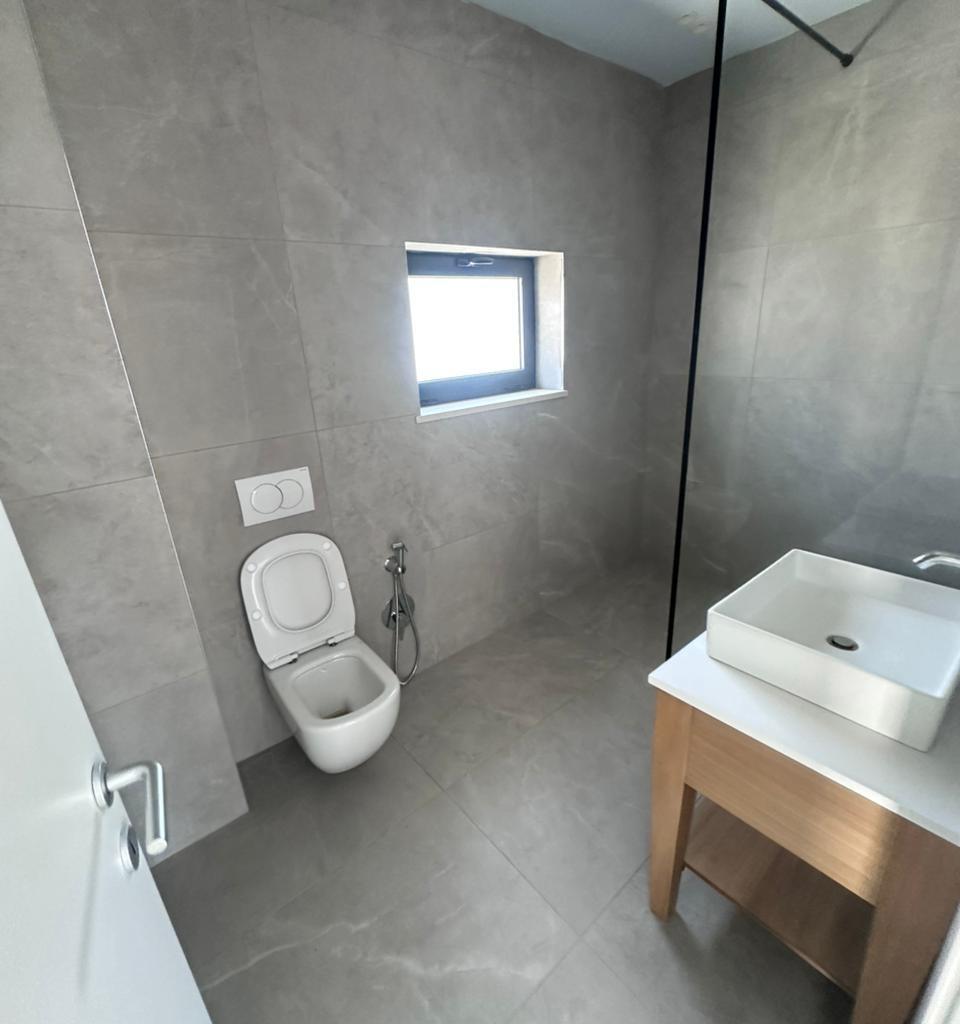 Vile di Lusso San Pietro Residence, Gjiro i Lalëzit, D