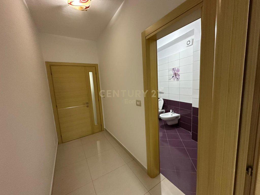 0697603180ZYRE ME QIRA PRANE QENDRES TREGTARE BLUE STAR