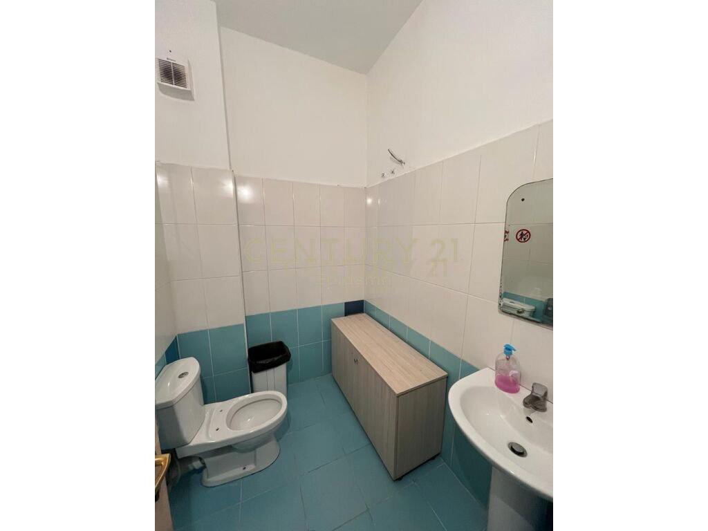Ambient Commerciale in affitto a Kazazi, Durrës - 800€ | 160 m²