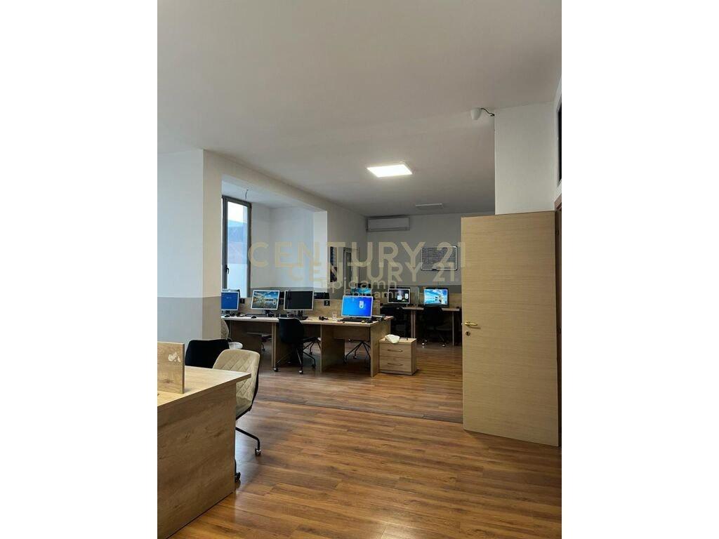 Commercial Space for Rent near Kazazi, Durrës - 800€ | 160 m²