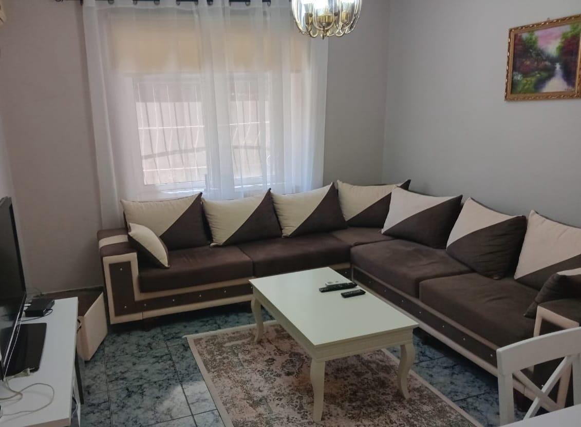 Appartamento con affitto 2+1 in centro, prezzo 700 euro