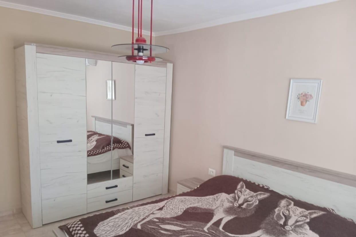 Appartamento con affitto 2+1 in centro, prezzo 700 euro