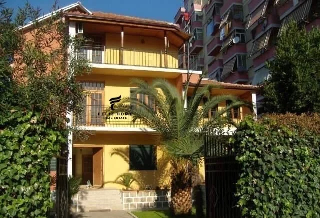 Tirane, vendesi Villa a 3 piani, Piano 3, 500 m² 850.000 € (DON BOSKO)