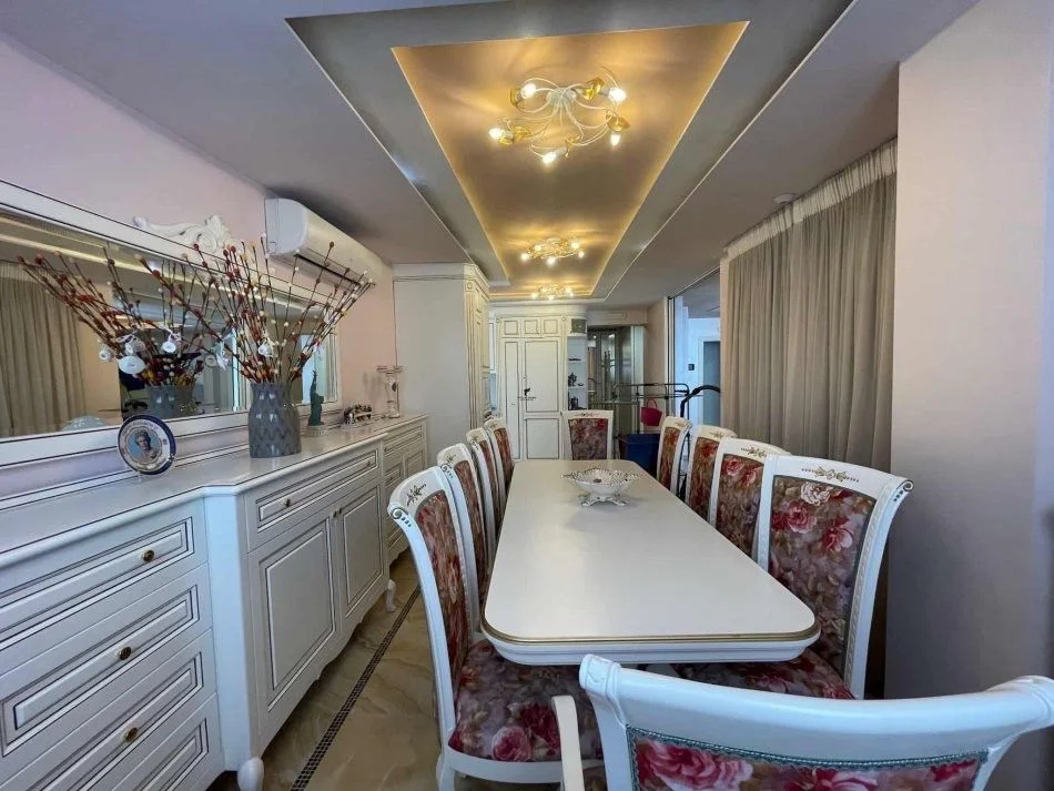 Tirana, vendesi appartamento 4+1 Piano 4, 227 m² 440.000 € (LIQUIDO TOTALE)